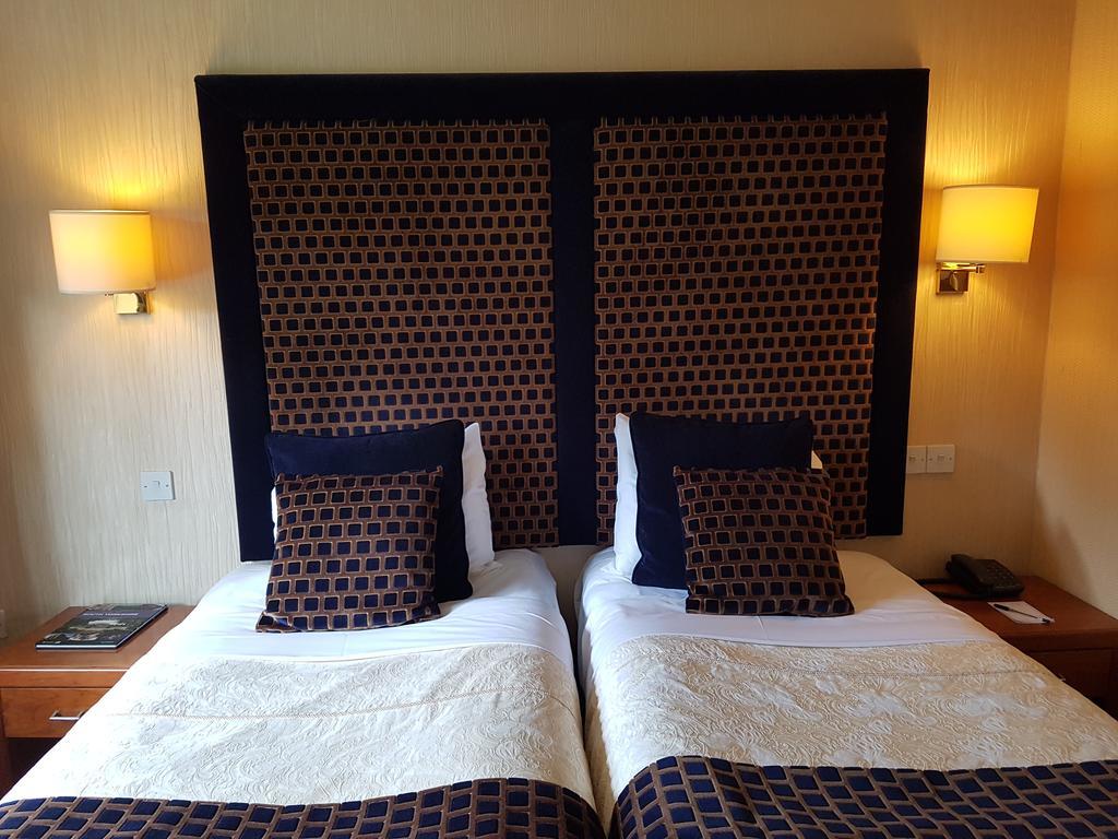 Carlton Park Hotel Rotherham Eksteriør billede